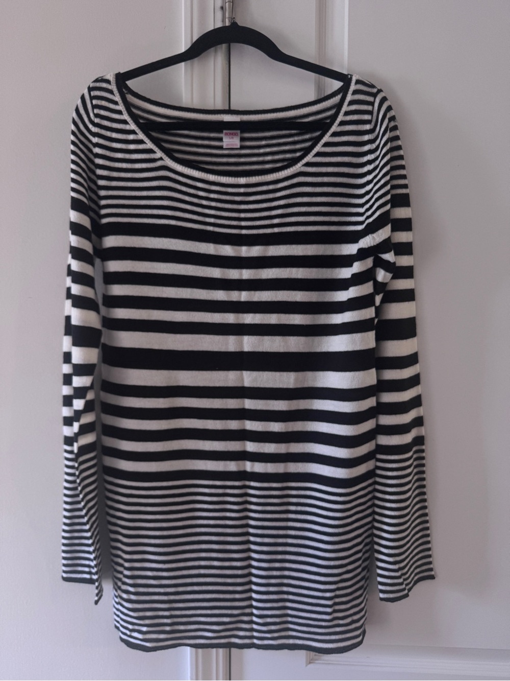 BONGO Black and White Striped Long Sleeve Scoop Neck Top